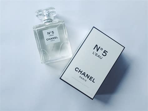 chanel no 5 lighter version